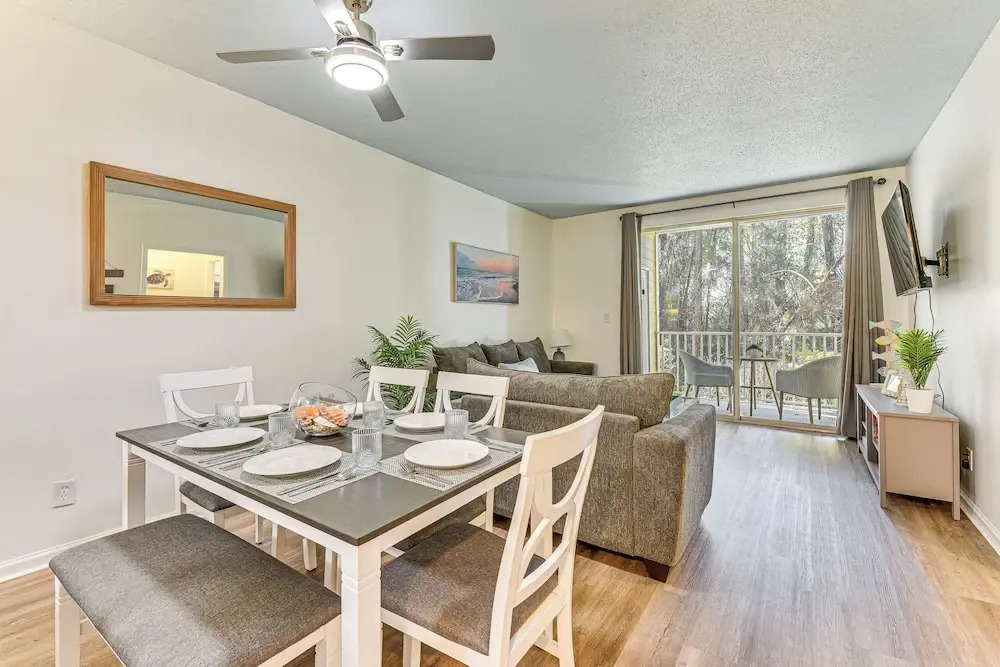 Community Outdoor Pool: Miramar Beach Condo!