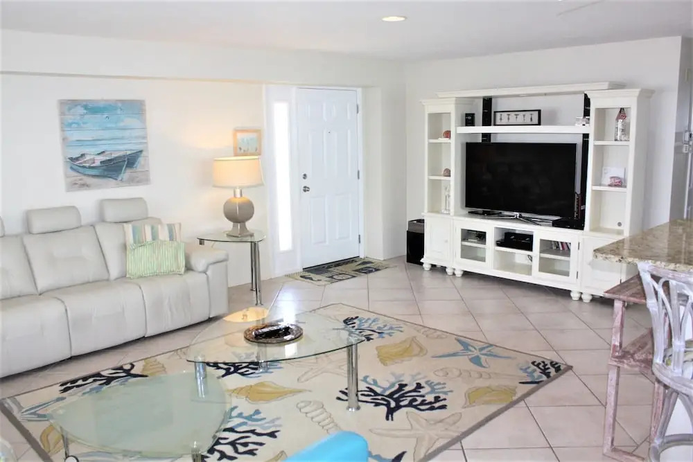 Jamaica Royale 802 - 2 Br Condo