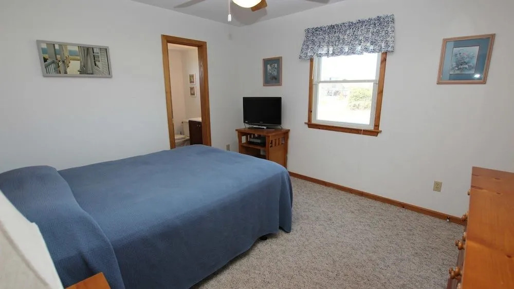 Momma's Happy, Daddy's Broke - 4 Br home by RedAwning
