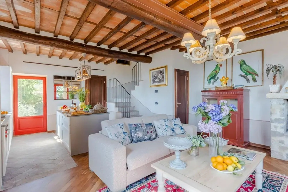Villa Borbone - Perched on the Lucca Hills
