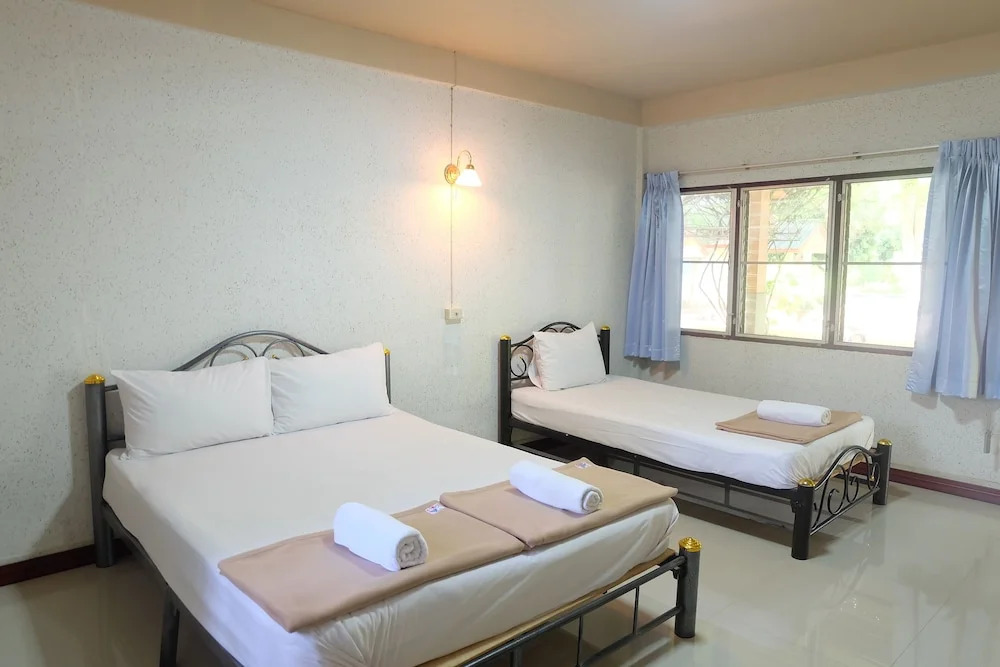 Baansuanchan resort