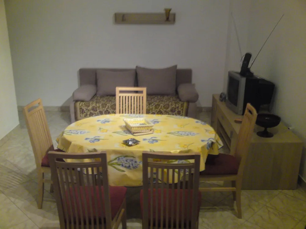 Apartments with parking space Supetar, Brac - 11278