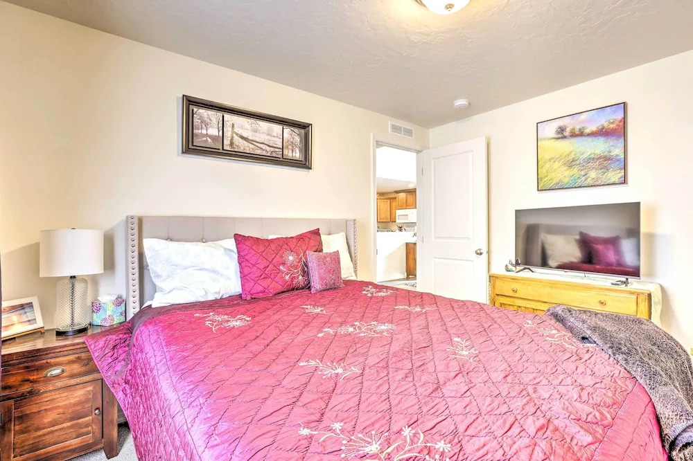 Prismatic Boise Retreat w/ Fenced Backyard!