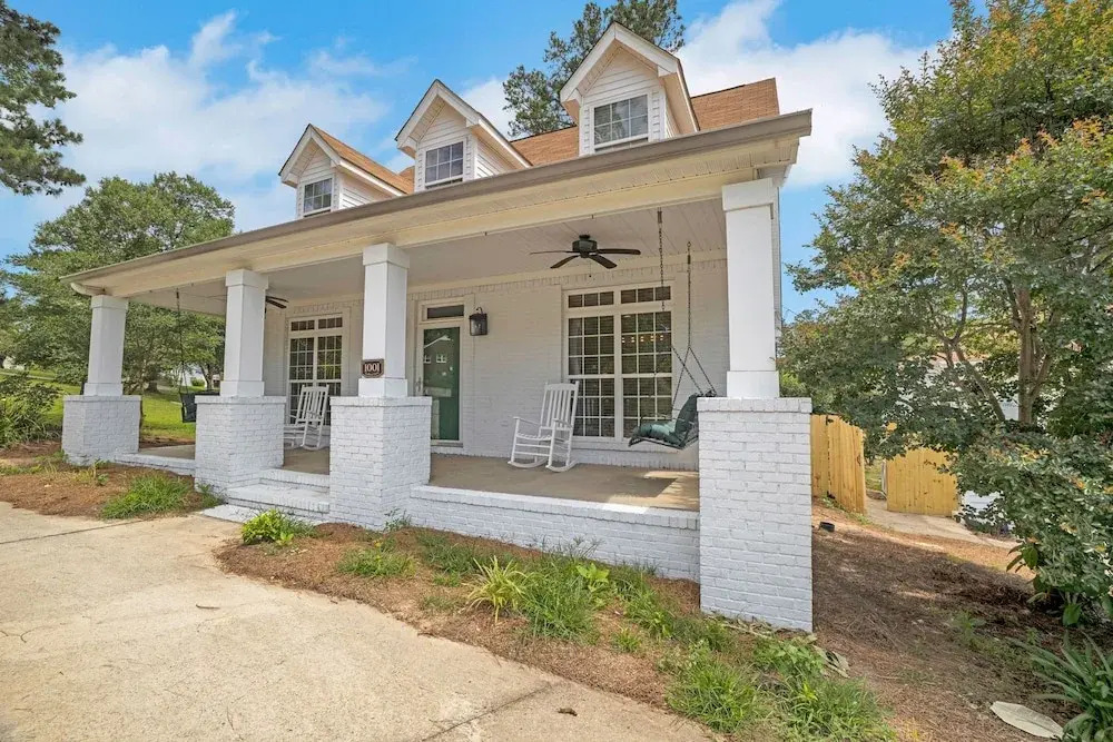 Augusta Getaway Near Masters Porch Swing Deck