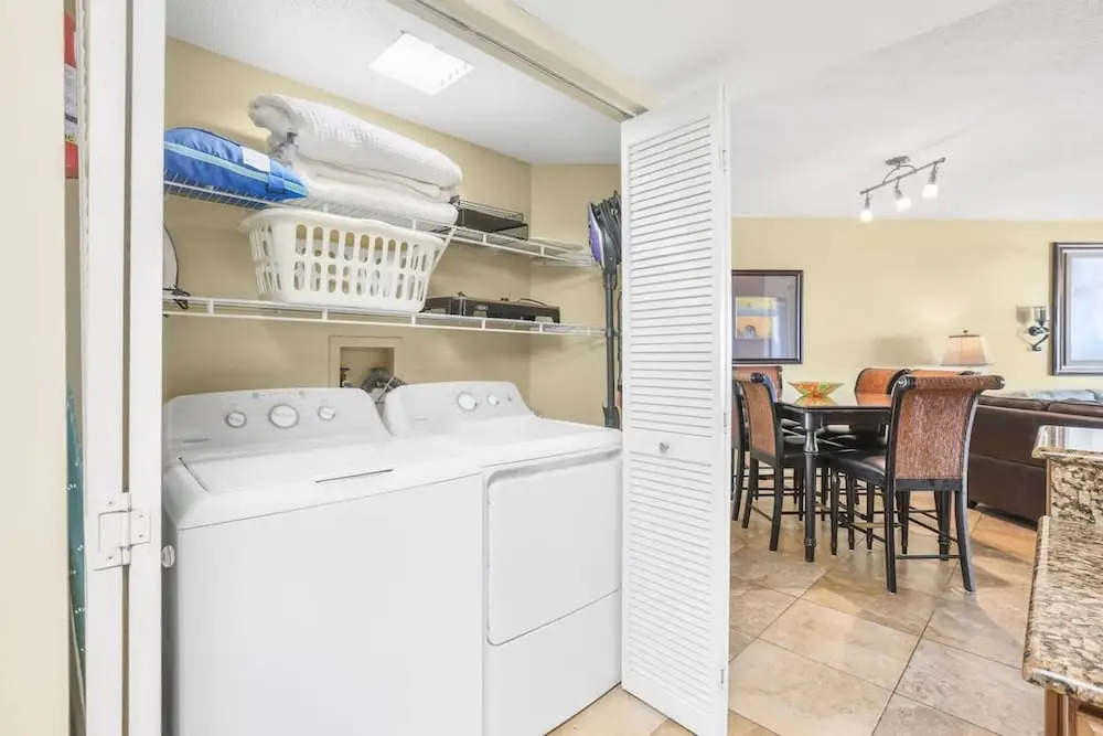 Windward Pointe 305 3rd Floor Beachfront Pool
