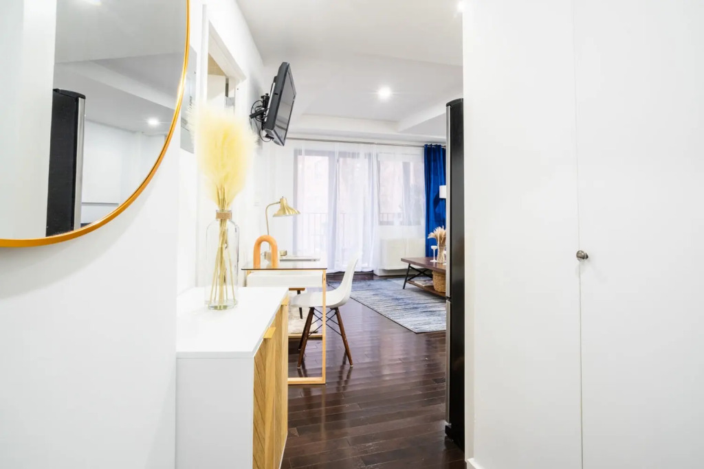 809-3b Studio With a Balcony by Columbus Circle