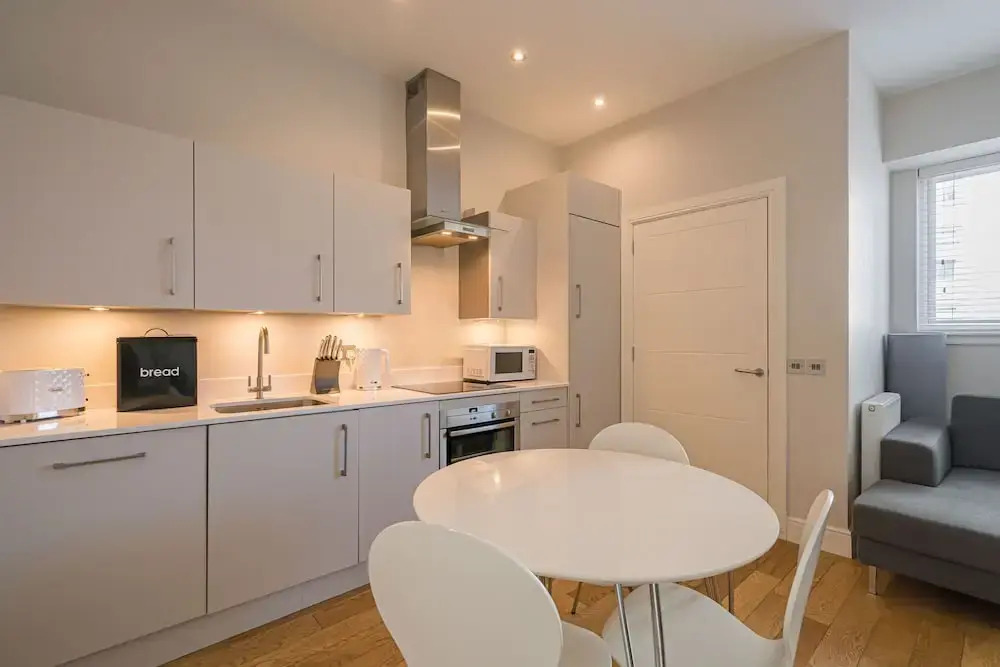 Modern 2BR Mews House