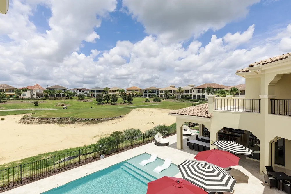 12BR Reunion Pool Home 521 by OVRH