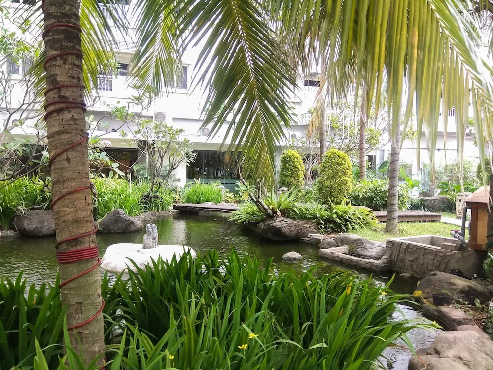 Spacious and Cozy 3BR Poins Square Apartment