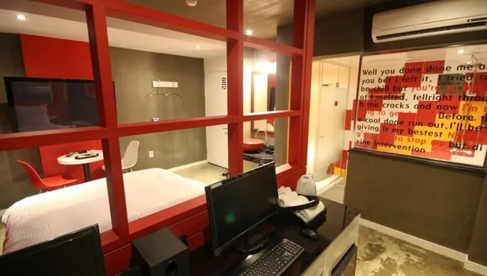 XYM Motel