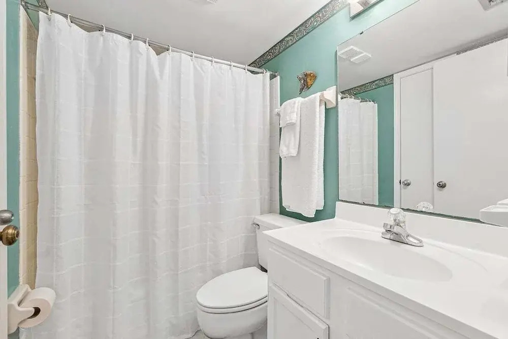 St Augustine Beach Retreat~ Oceanfront Resort 2 Pools Hot Tubs Pickleball, Trolley!