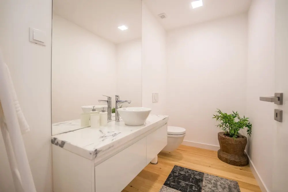Gulbenkian 2 bedroom with Private Garden