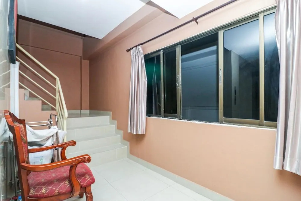 OYO 131 Griebs Inn