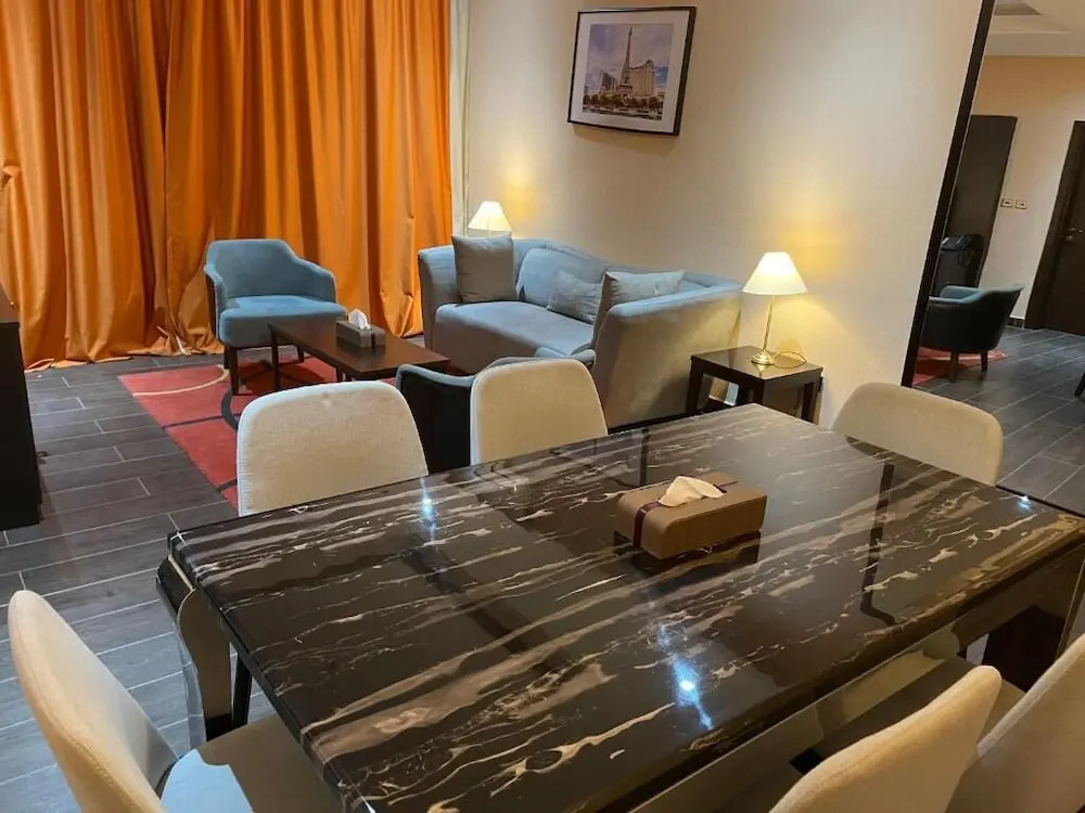 Rich-Bridge Hotel