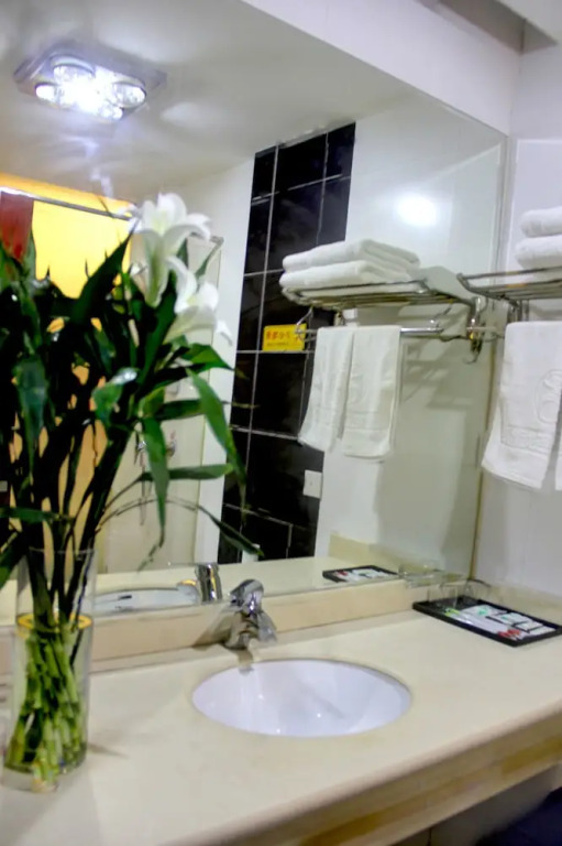 KAIS RDOM Hotel