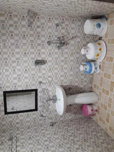 Holiday Inn Guest House