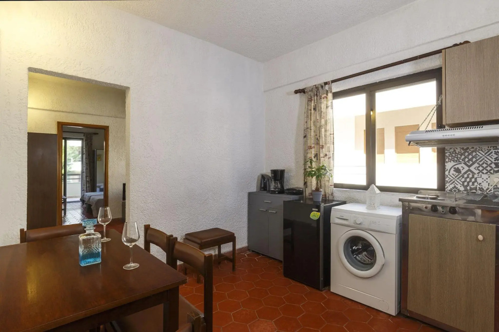 Emmanuel Apartments