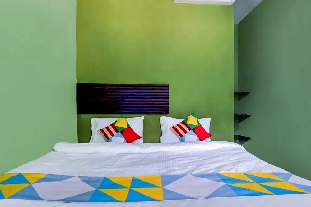 Usha By OYO Rooms