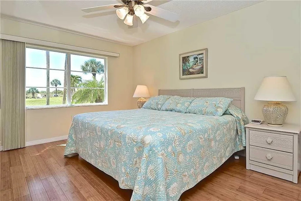 Bay Tree Club 106 - Two Bedroom Condo