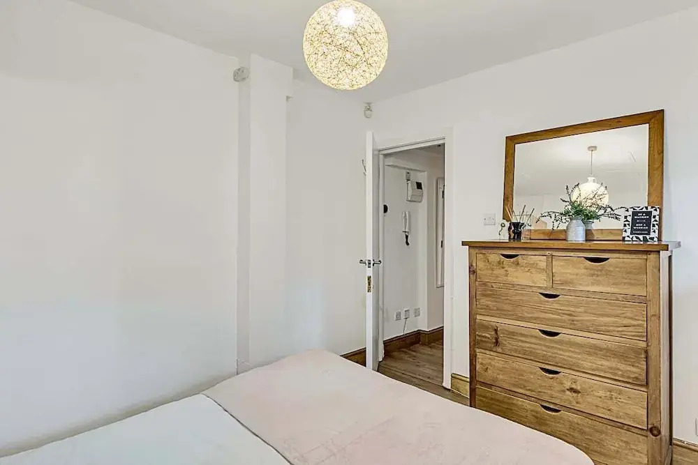 Modern Comfort Two Bedroom Gem on the Rye