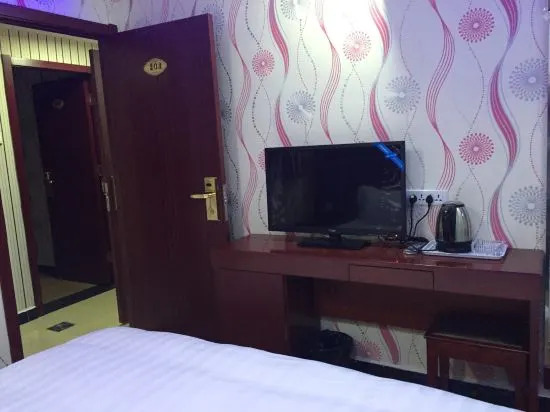 Jinshun Theme Hotel (Xi'an Bell Tower Huomashi Branch)