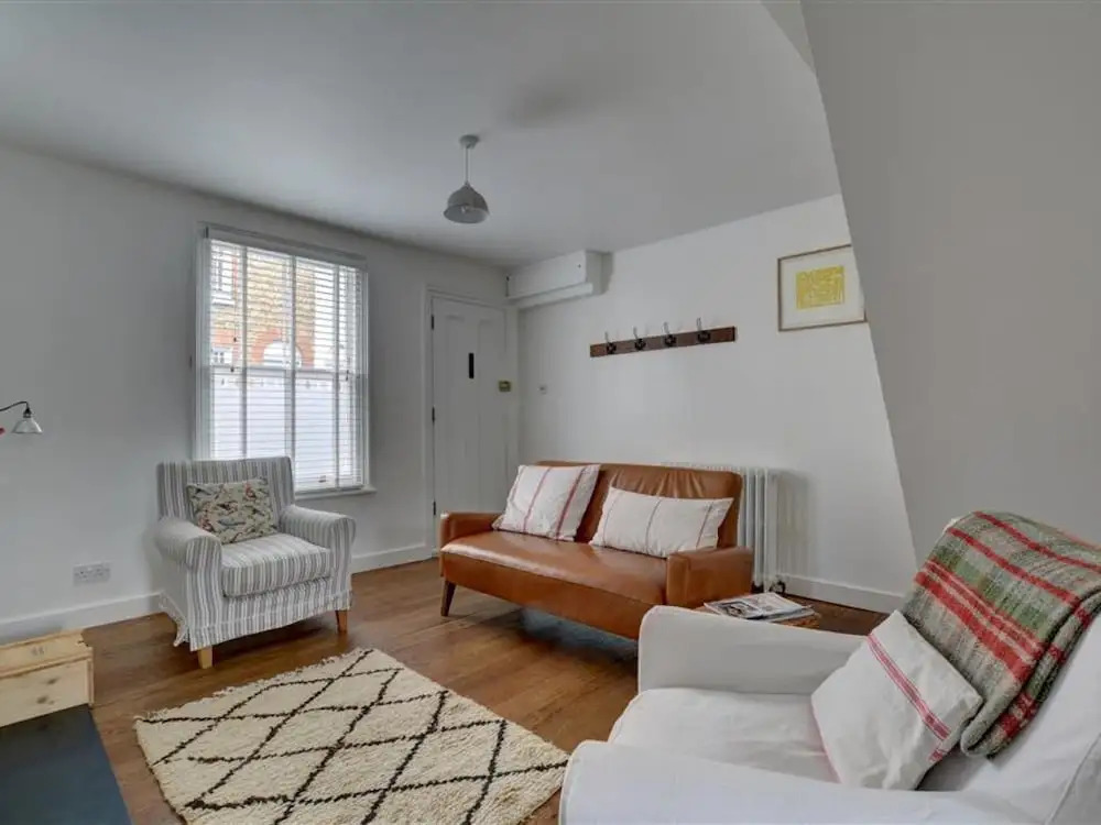 Lovely Holiday Home in Old Town of Whitstable near Beach
