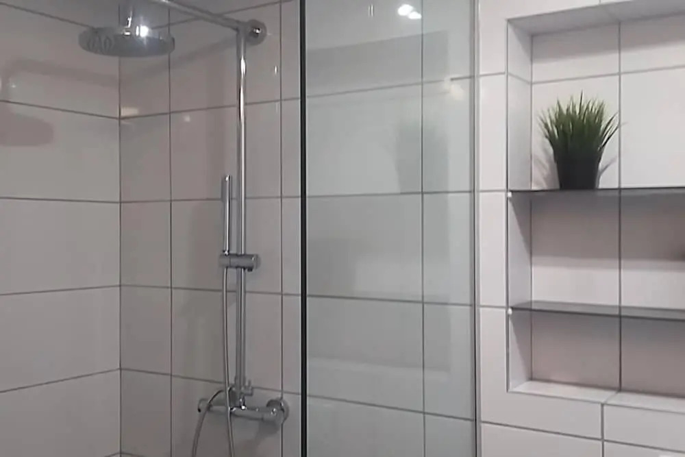 Super Central Studio Apartment - With Balcony