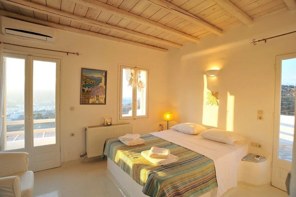 Thalias House