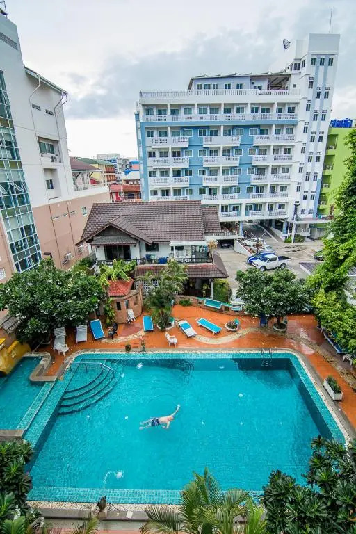 Sutus Court 7