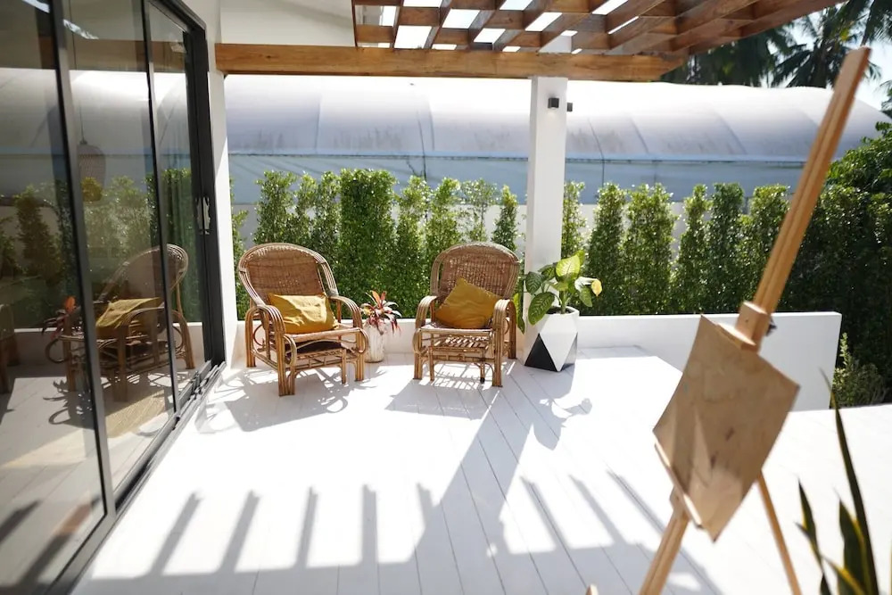 O3 Green 2b Garden Pool Villa and Unique Furniture