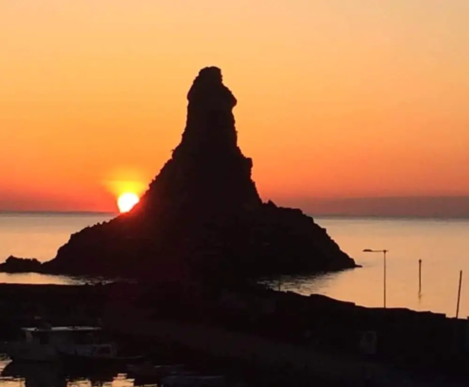 Apartment with One Bedroom in Aci Castello, with Wonderful Sea View, Terrace And Wifi - 30 M From the Beach