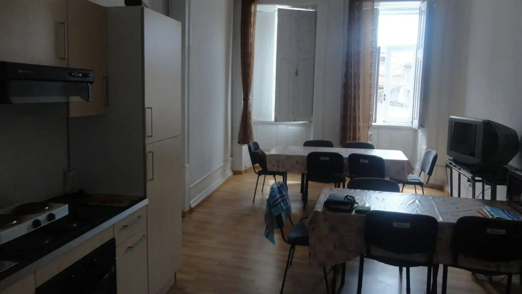 Be Coimbra Hostels