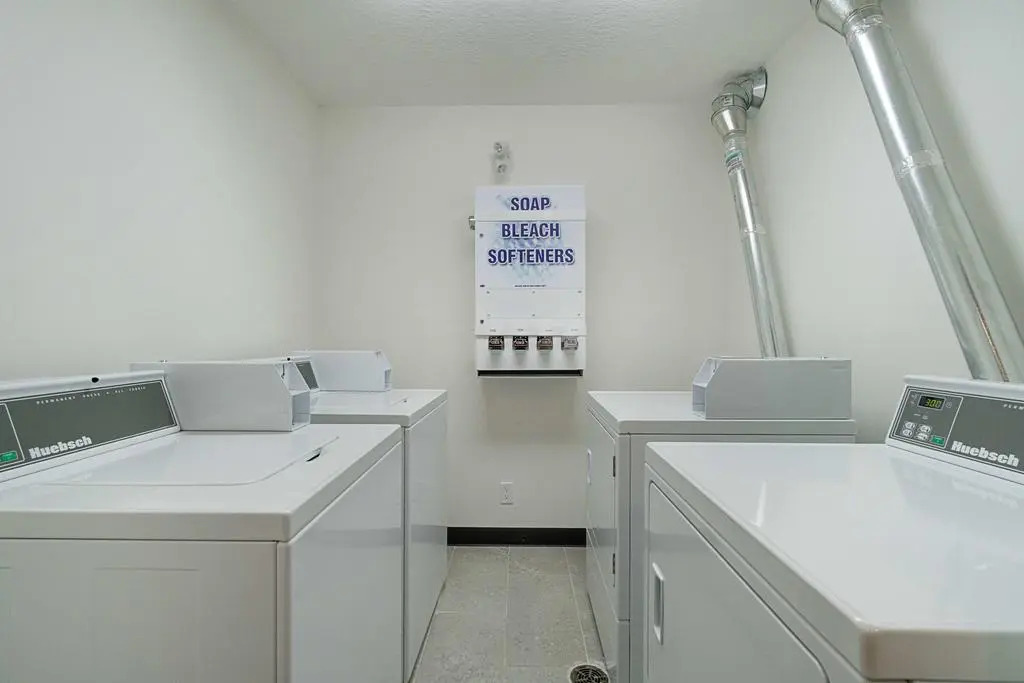 Studio 6-Bruderheim, AB
