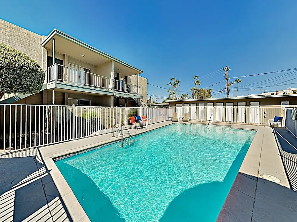 4917 Scottsdale - 2 Br Condo
