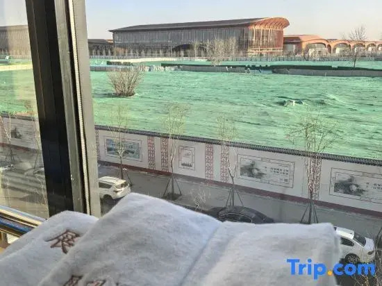 Zhanbei Hotel (New International Exhibition Center Hualikan Subway Station)