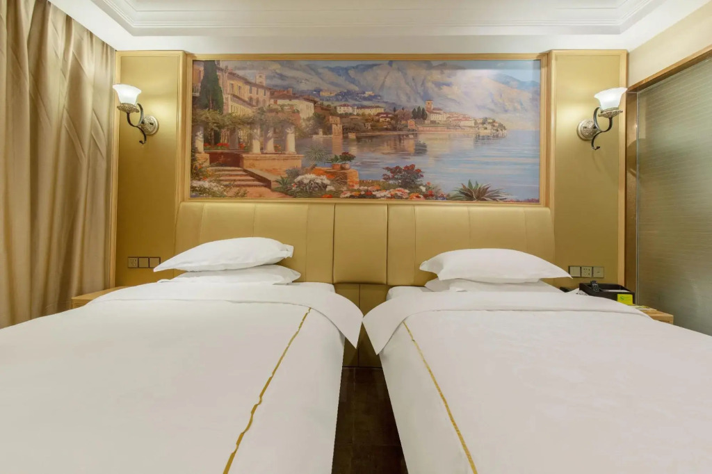 Vienna Classic Hotel (Ningguo Sichuan-Tibet Railway City Government)