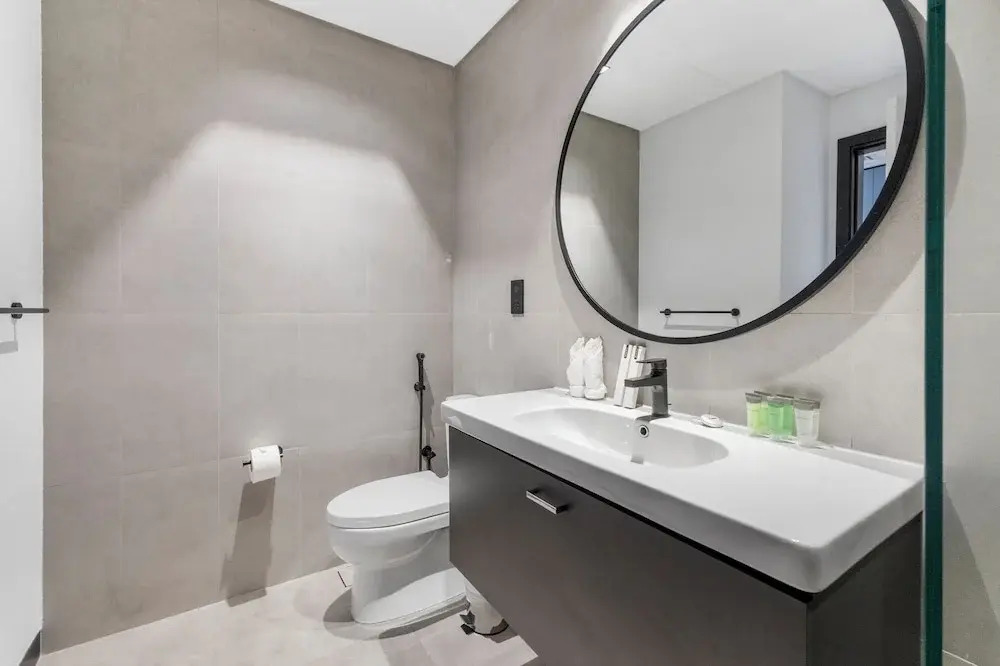 Waves - Fully Equipped Studio for a Perf