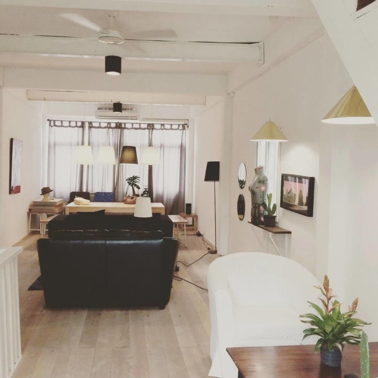 WYH (Wongwianyai Hostel)