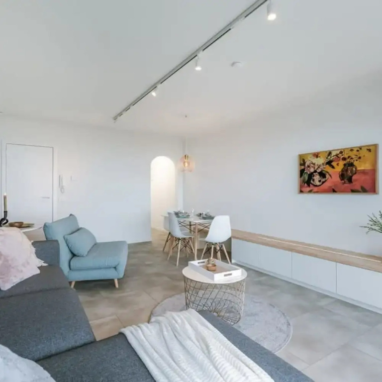 Modern Studio With Seaview and Parking