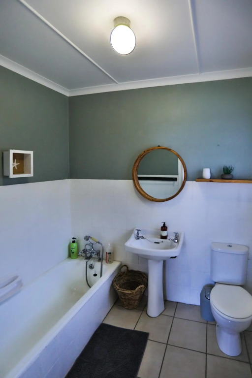 One Jack Powell House- Classic family home steps away from the beach