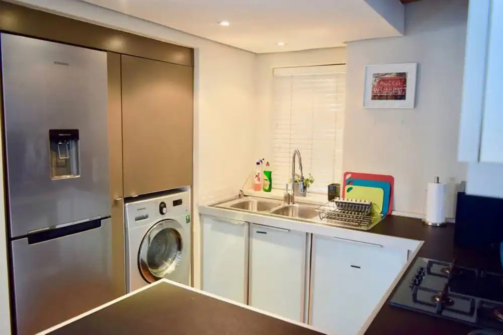 Modern 2 Bedroom Townhouse in Green Point