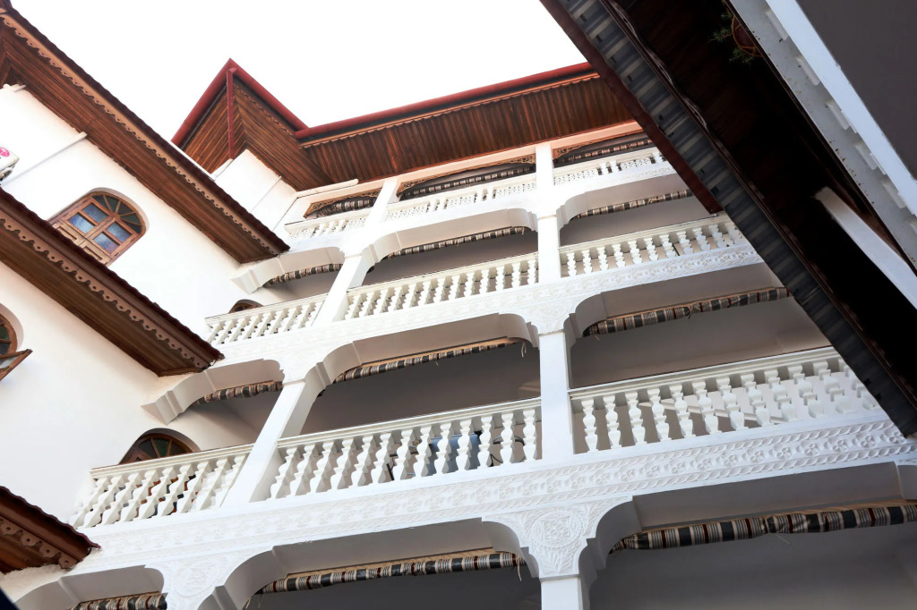 Horizon Palace Hotel