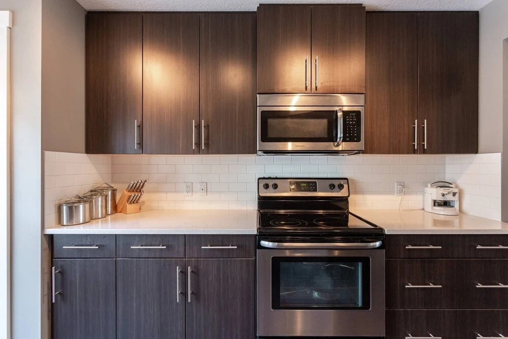 Upscale Townhome,banff,spruce Meadows ,pets