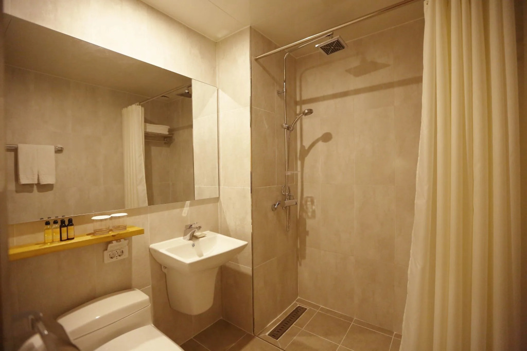 Palgong Emillia Hotel