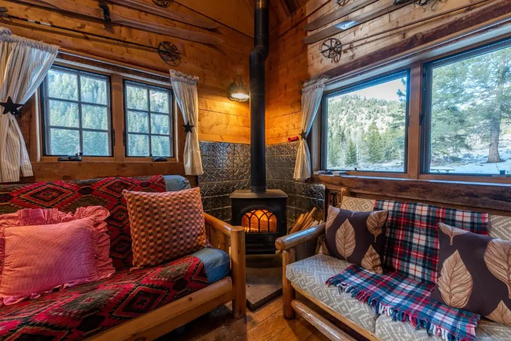 Pioneer Guest Cabins