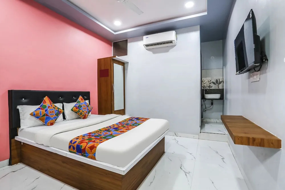 Fabhotel Carnival I