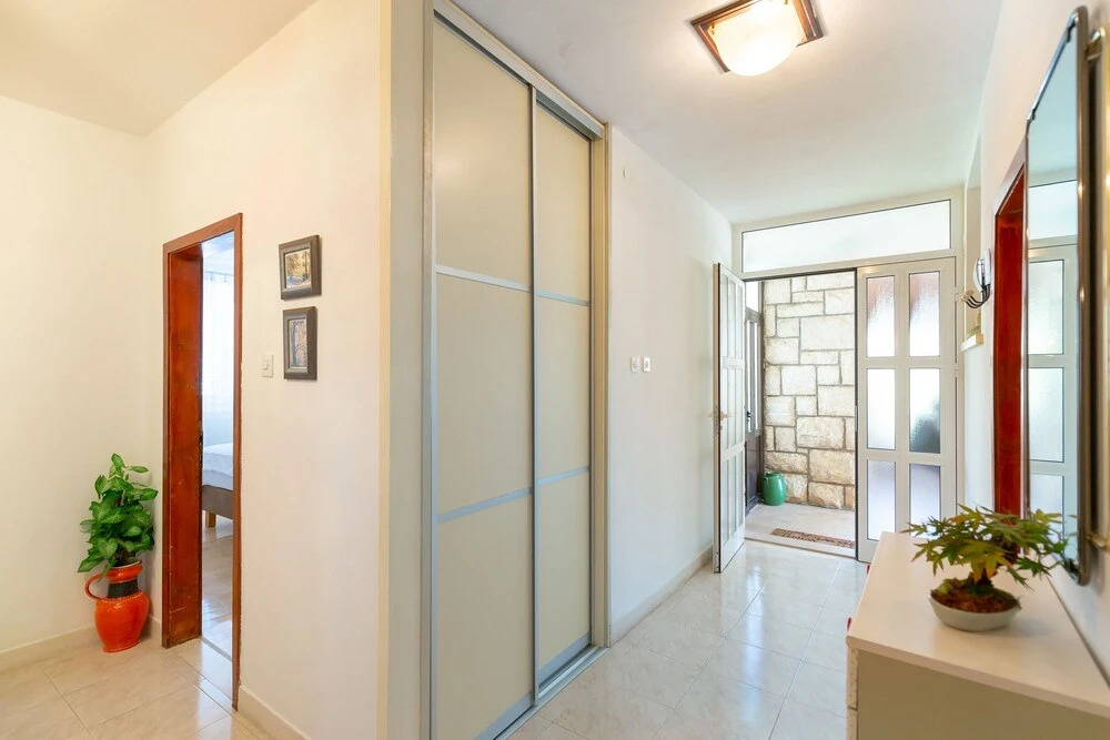 Sky Breeze Apartment