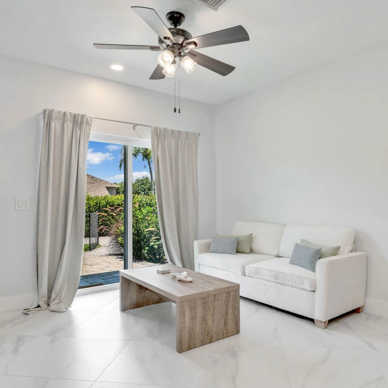 Luxury 6 000 Sqft Oasis Pool Sleeps 16