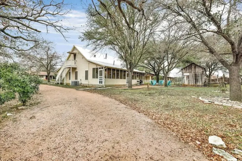 The Country Haus: Quaint Home 1 Mile From Downtown