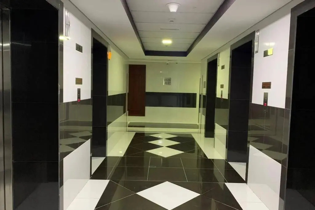 Cozy 2BHK Near to DMCC Metro Station -505